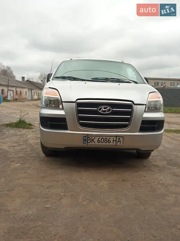 Hyundai H-1