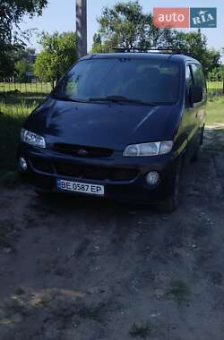 Hyundai H-1  1998