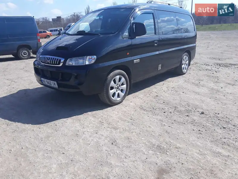 Hyundai H-1