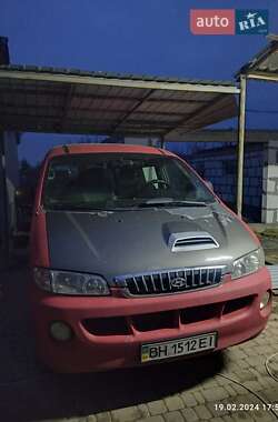 Hyundai H-1  2005