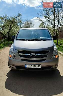 Hyundai H-1  2011