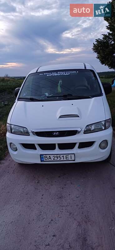 Минивэн Hyundai H-1