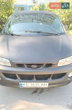 Hyundai H-1 2001