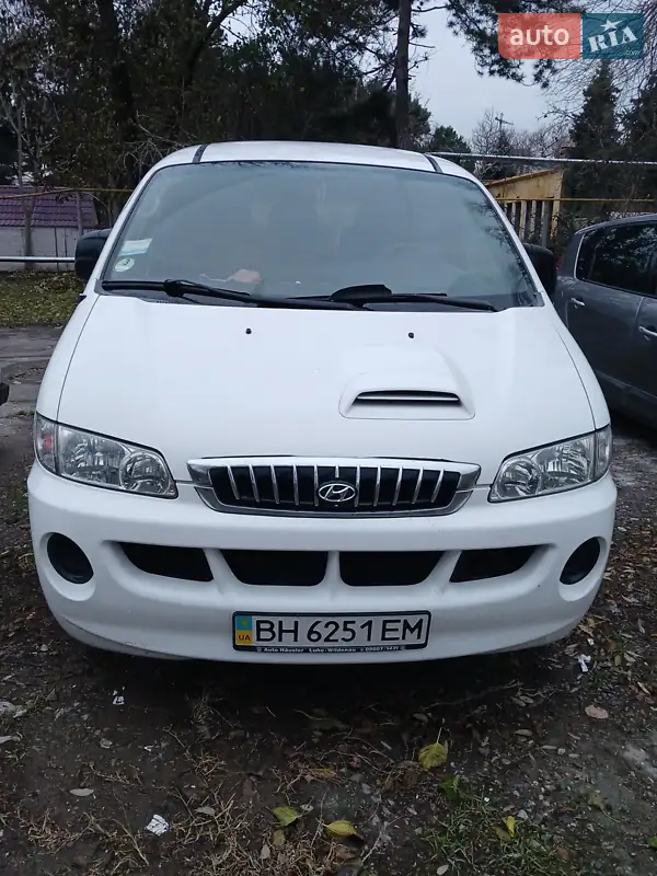 Hyundai H-1