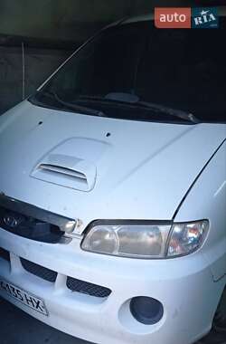 Hyundai H-1  2002