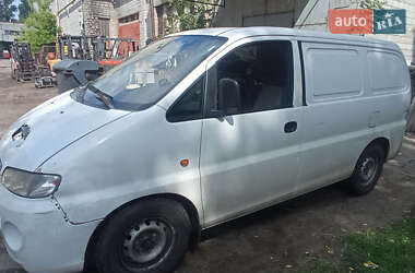 Hyundai H-1  2005