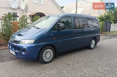 Hyundai H-1  2005