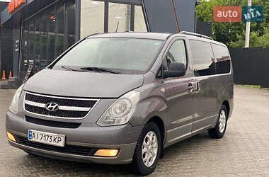 Hyundai H-1  2010