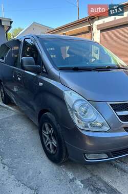 Hyundai H-1 2.5 2010