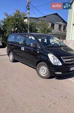 Hyundai H-1  2011