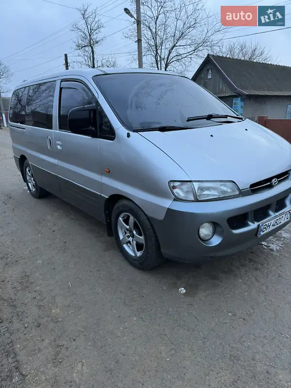 Hyundai H-1