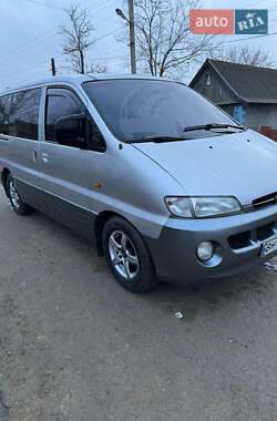 Hyundai H-1  1999