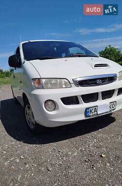 Hyundai H-1  2004