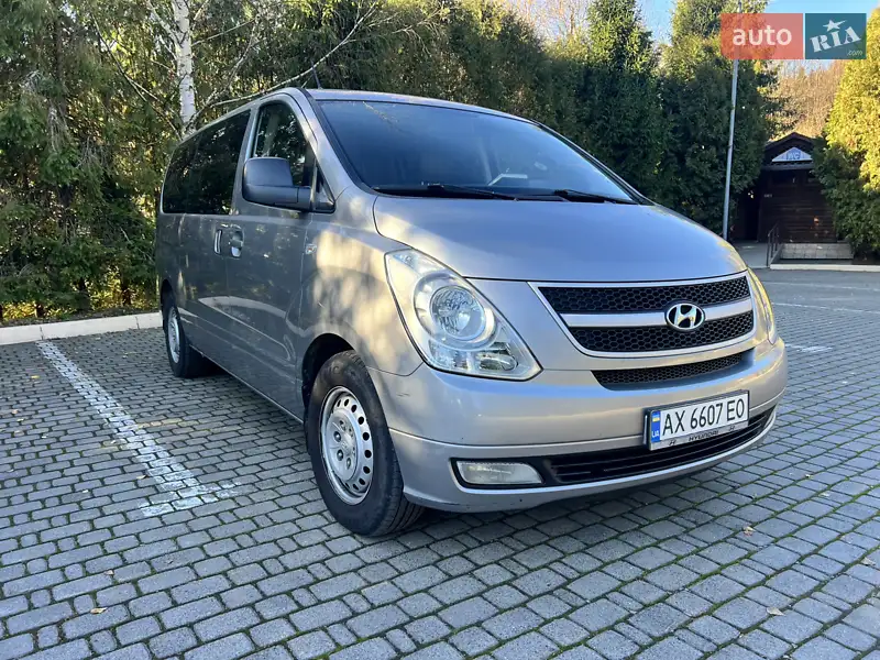 Hyundai H-1 2011