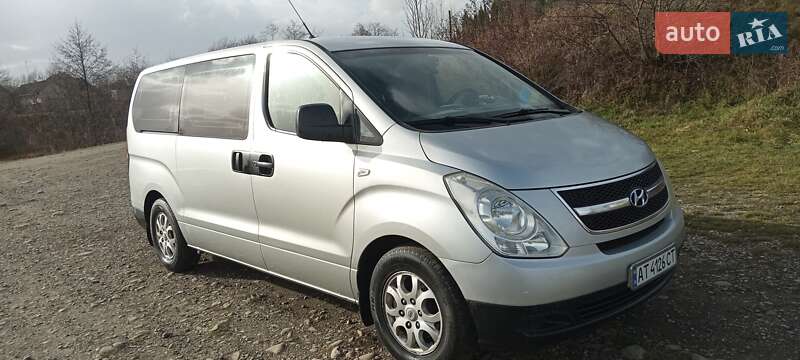 Мінівен Hyundai H-1