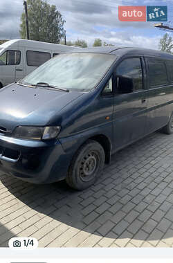Hyundai H-1 2000