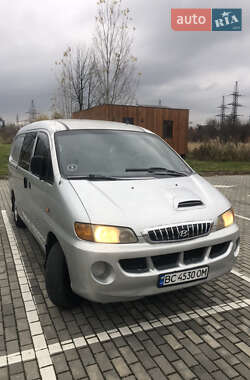 Hyundai H-1  2004
