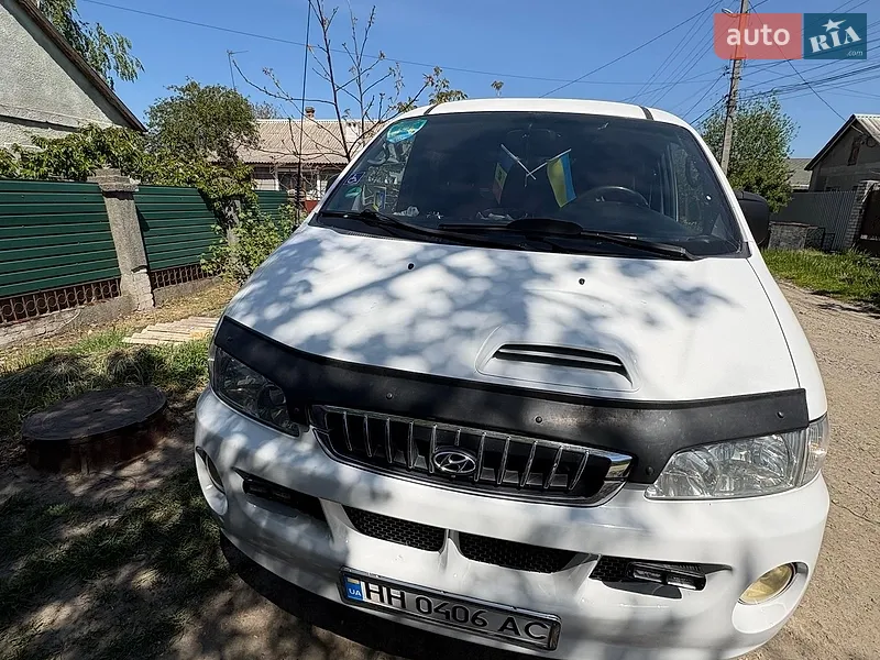 Hyundai H-1