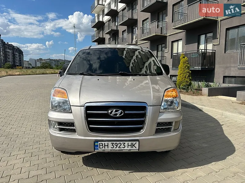 Hyundai H-1