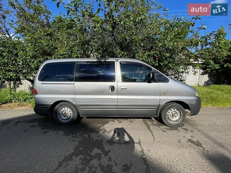 Hyundai H-1