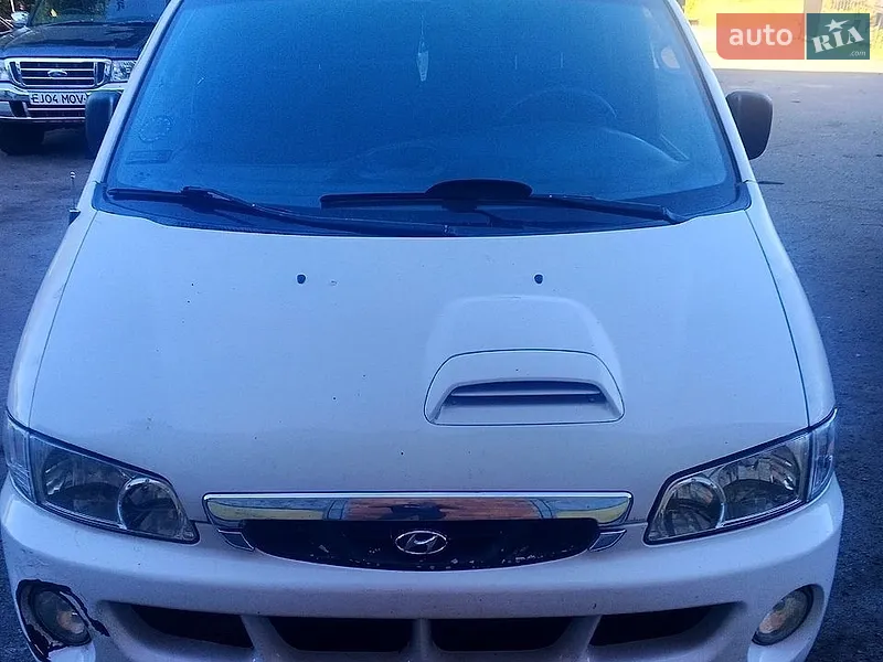 Hyundai H-1