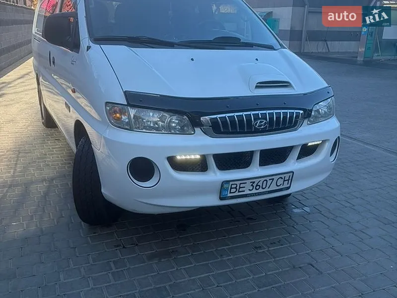 Hyundai H-1