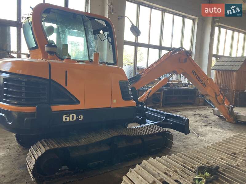 Гусеничний екскаватор Hyundai HD 65