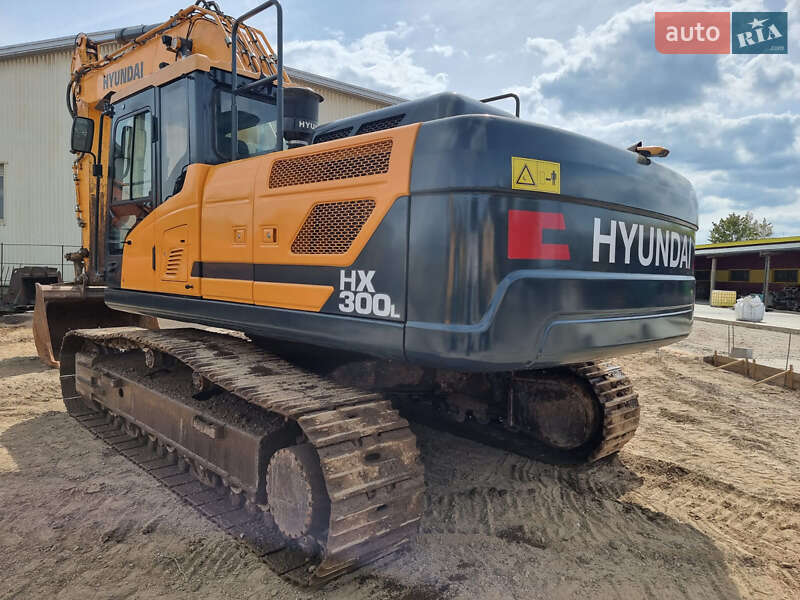 Гусеничний екскаватор Hyundai HX