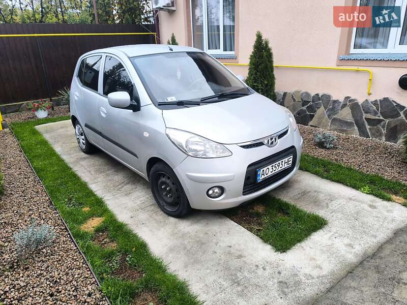 Хетчбек Hyundai i10