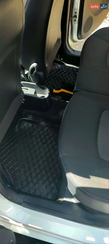 2013 Hyundai i10 - мініатюра 5