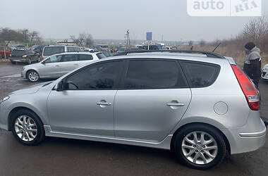 Hyundai i30 Hyundai  i30CW 2011