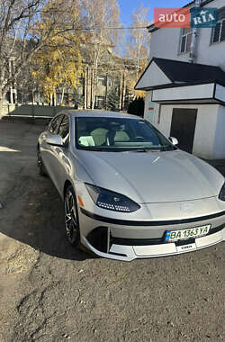 Hyundai Ioniq 6  2023