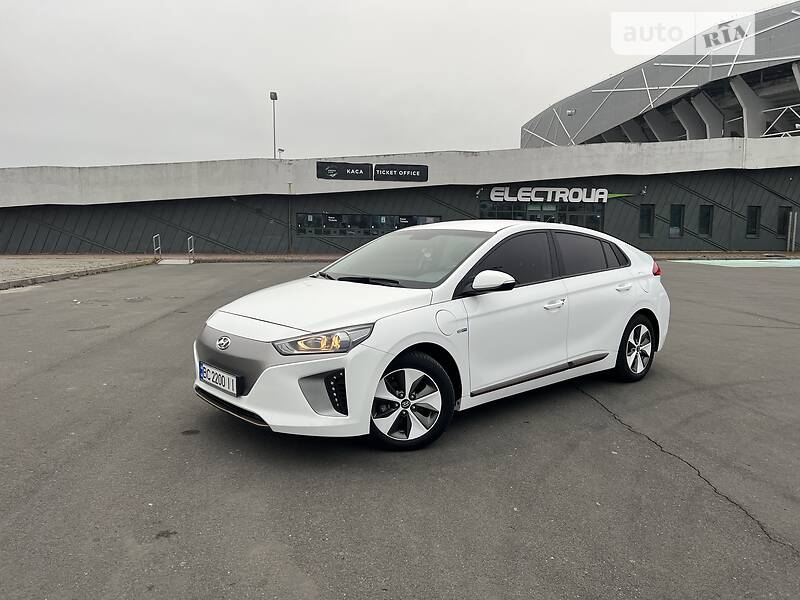 Седан Hyundai Ioniq Electric