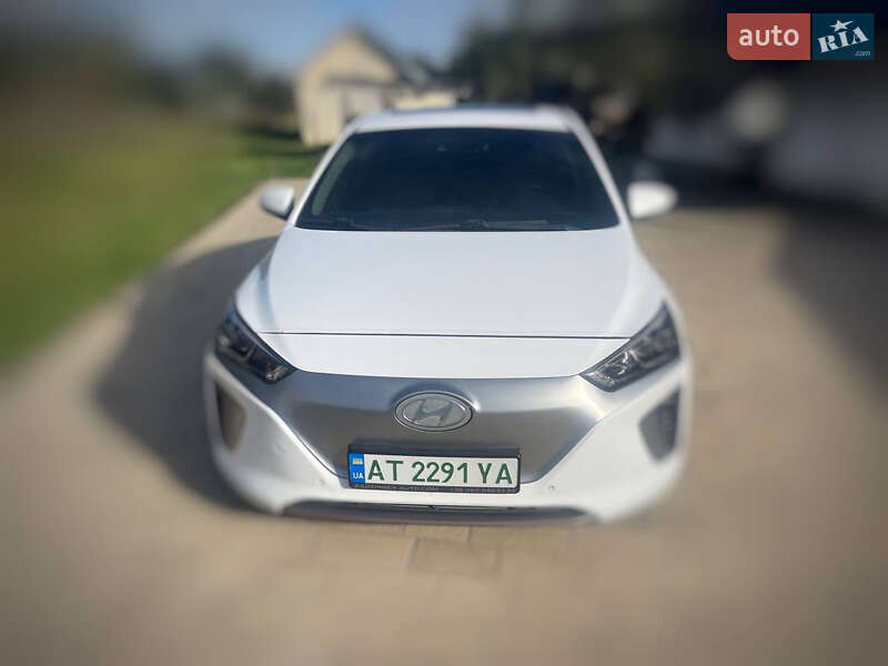 Лифтбек Hyundai Ioniq Electric