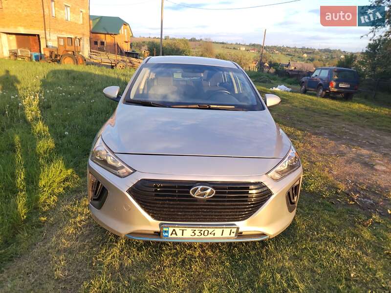 Лифтбек Hyundai Ioniq
