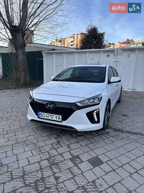 Хетчбек Hyundai Ioniq