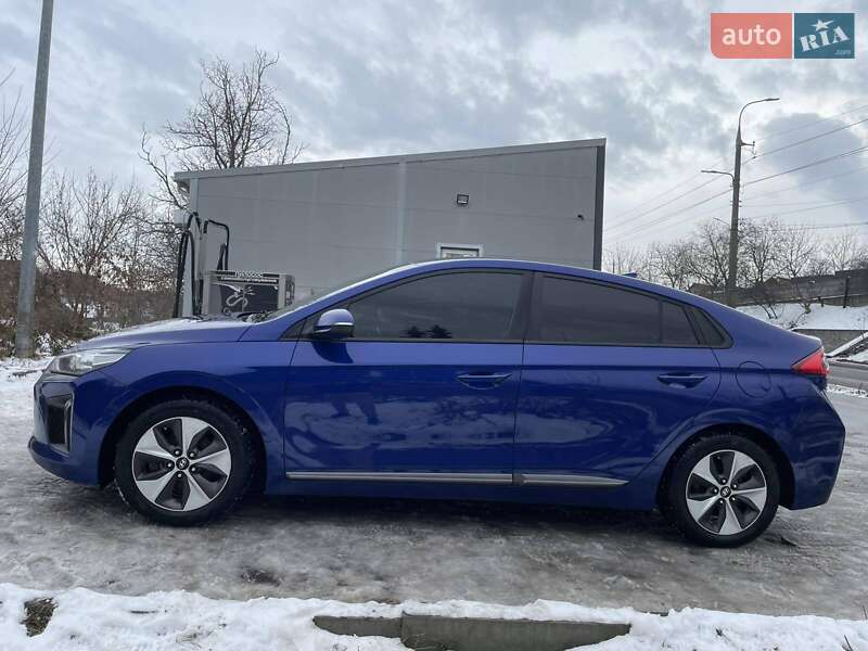 Хетчбек Hyundai Ioniq
