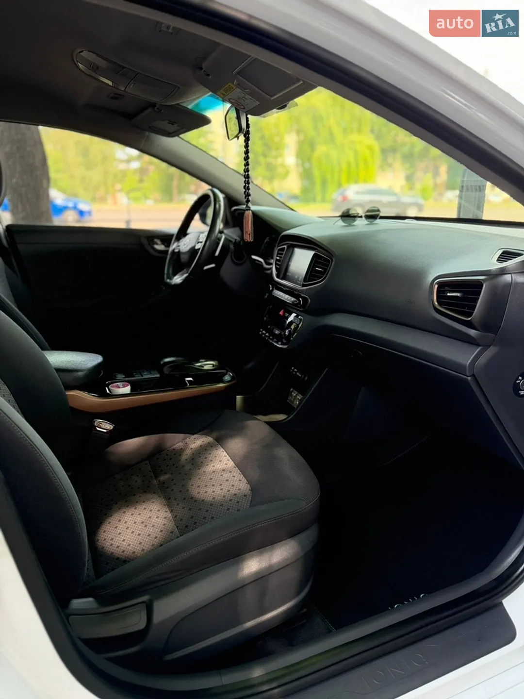 Hyundai Ioniq 2019 VIN KMHC751HFKU044416 фото оголошення 26 з 121