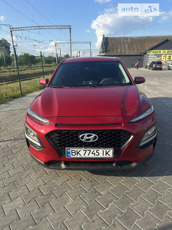 Внедорожник / Кроссовер Hyundai Kona