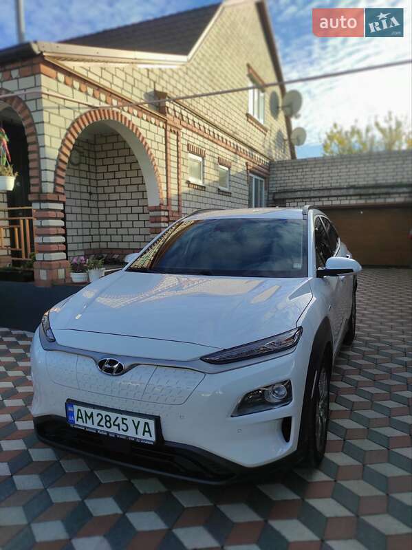 Позашляховик / Кросовер Hyundai Kona