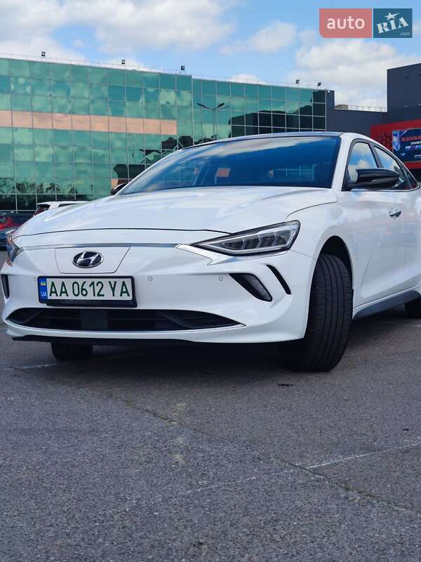 Седан Hyundai Lafesta EV