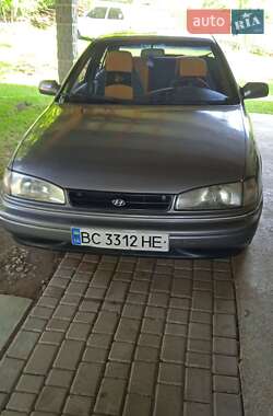 Hyundai Lantra  1992