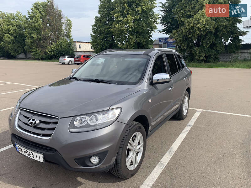 Hyundai Santa FE 2010 года в Ровно