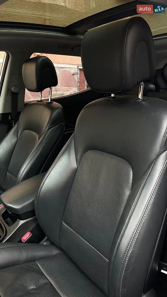 2012 Hyundai Santa Fe - мініатюра 2