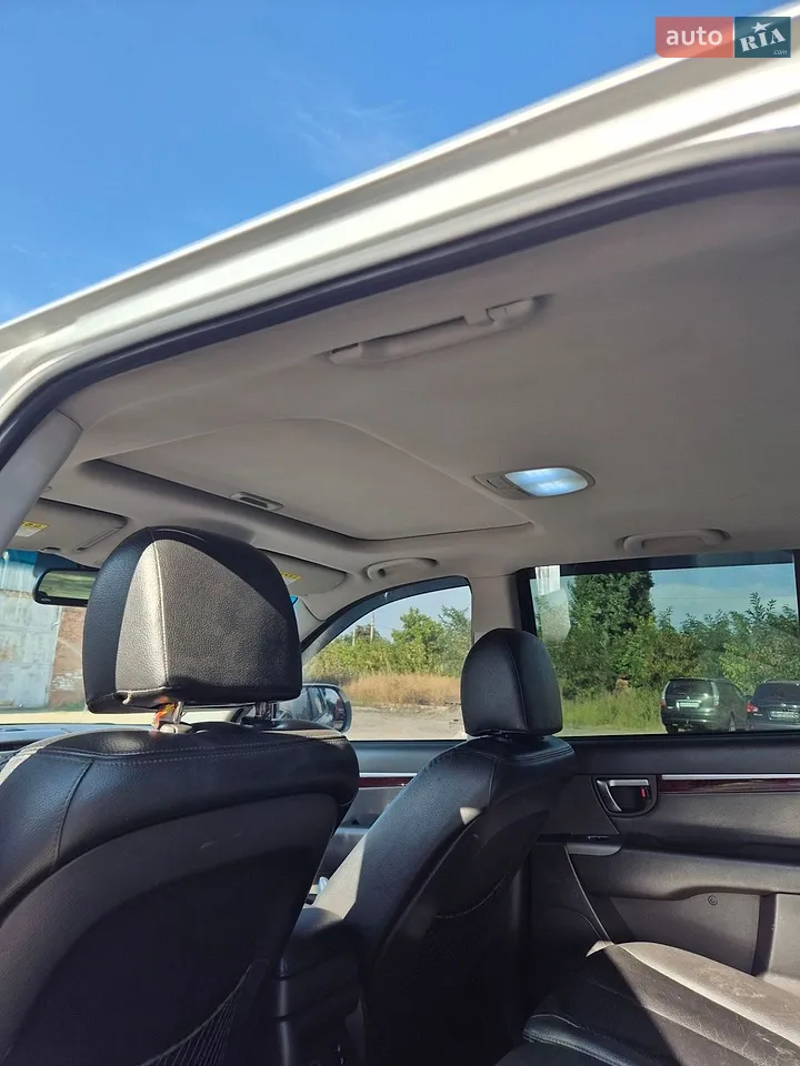 2010 Hyundai Santa Fe - мініатюра 2