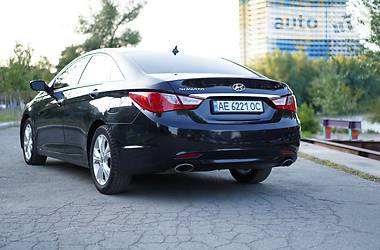 Hyundai Sonata  2012