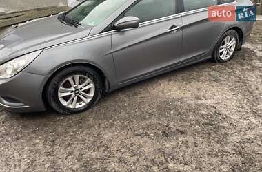 Hyundai Sonata  2012