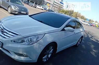 Hyundai Sonata  2012