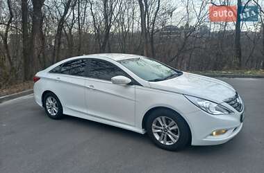 Hyundai Sonata  2013