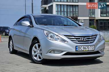 Hyundai Sonata  2012